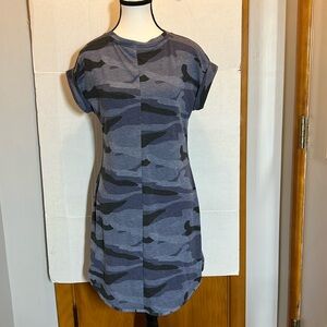 Cable & Gauge camouflage dress shades of blue